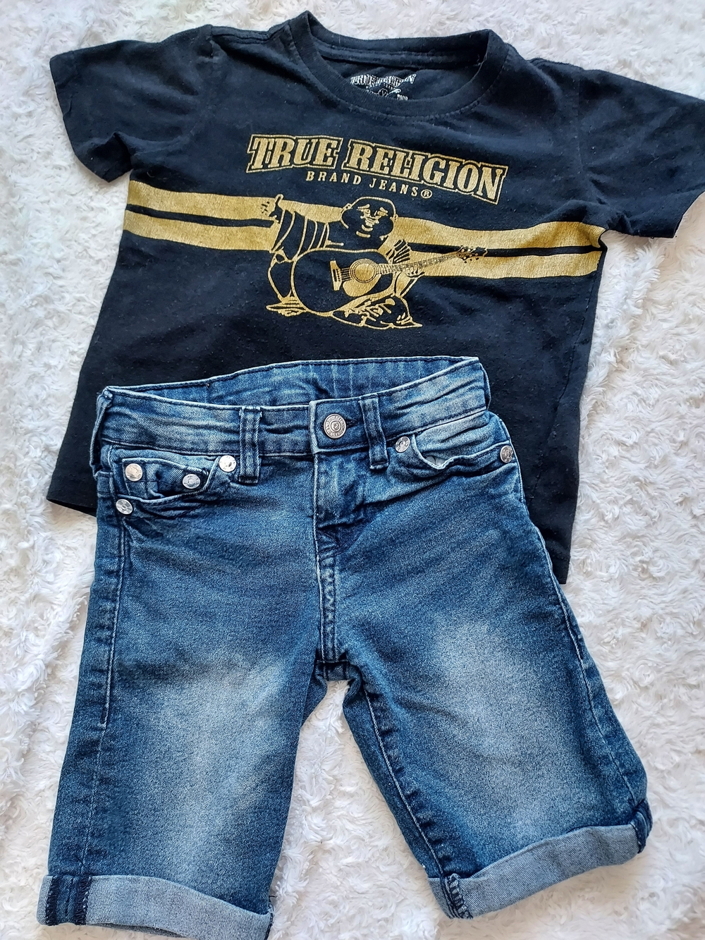 True Religion Kids Sz 6 Blue Washed Denim Rolled Hem Shorts & Black Graphic Tee